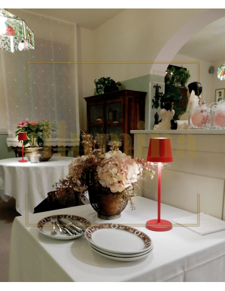 LAMPADA DA TAVOLO RICARICABILE EMMA ROSSO